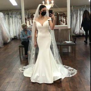 SOPHIA TOLLI WEDDING DRESS - NEVER WORN